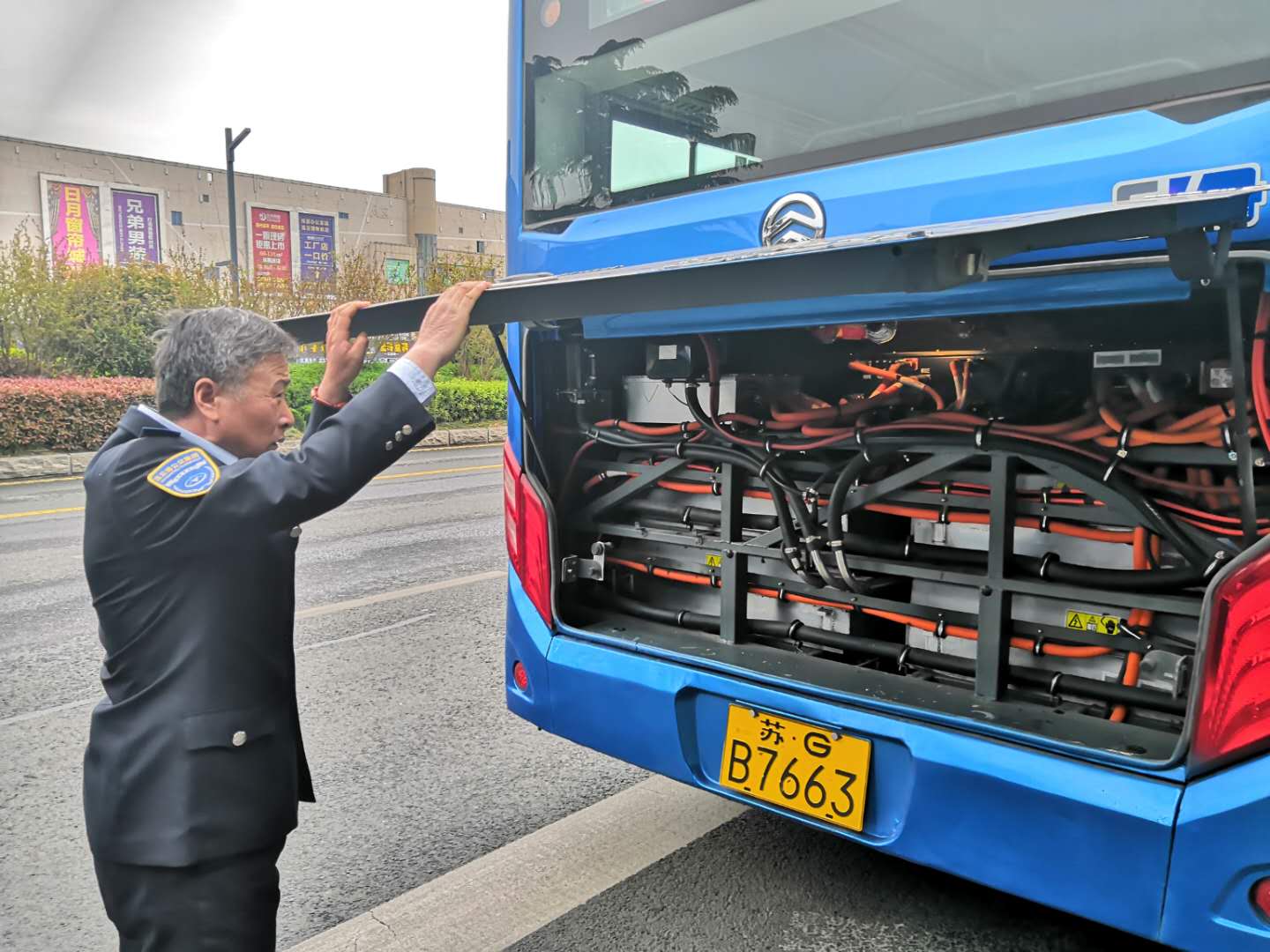 公交集團(tuán)公交事業(yè)一部加強(qiáng)“五一”期間運(yùn)營(yíng)管理